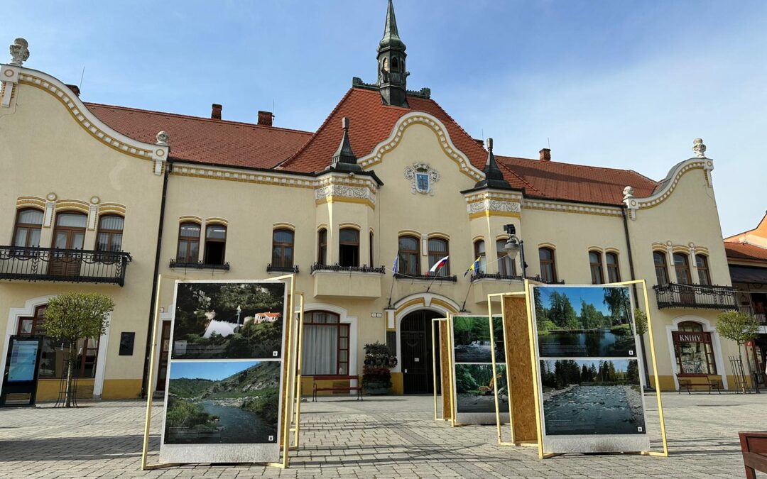 Príbehy oslobodených riek ožívajú na námestí v Topoľčanoch